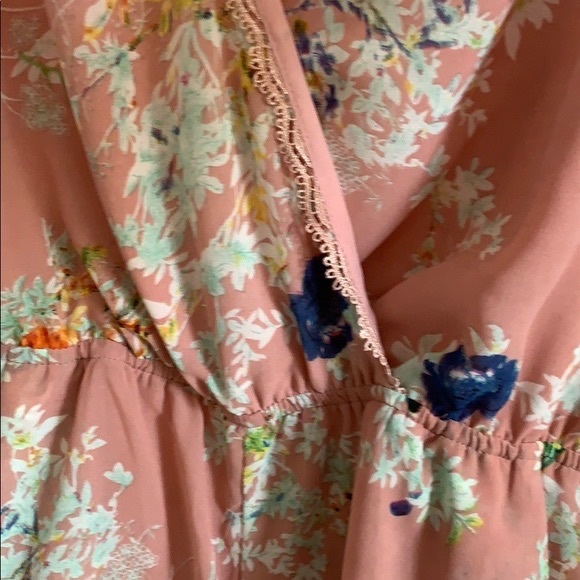 🚨FINAL PRICE🚨 Cotton Candy Pink Floral Romper Size M - Picture 4 of 4